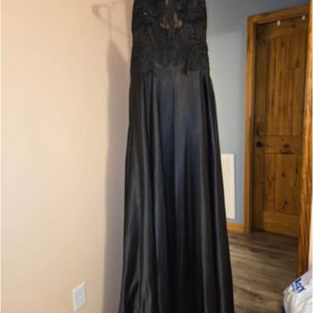 Blondie Nites Classic Black Dress
